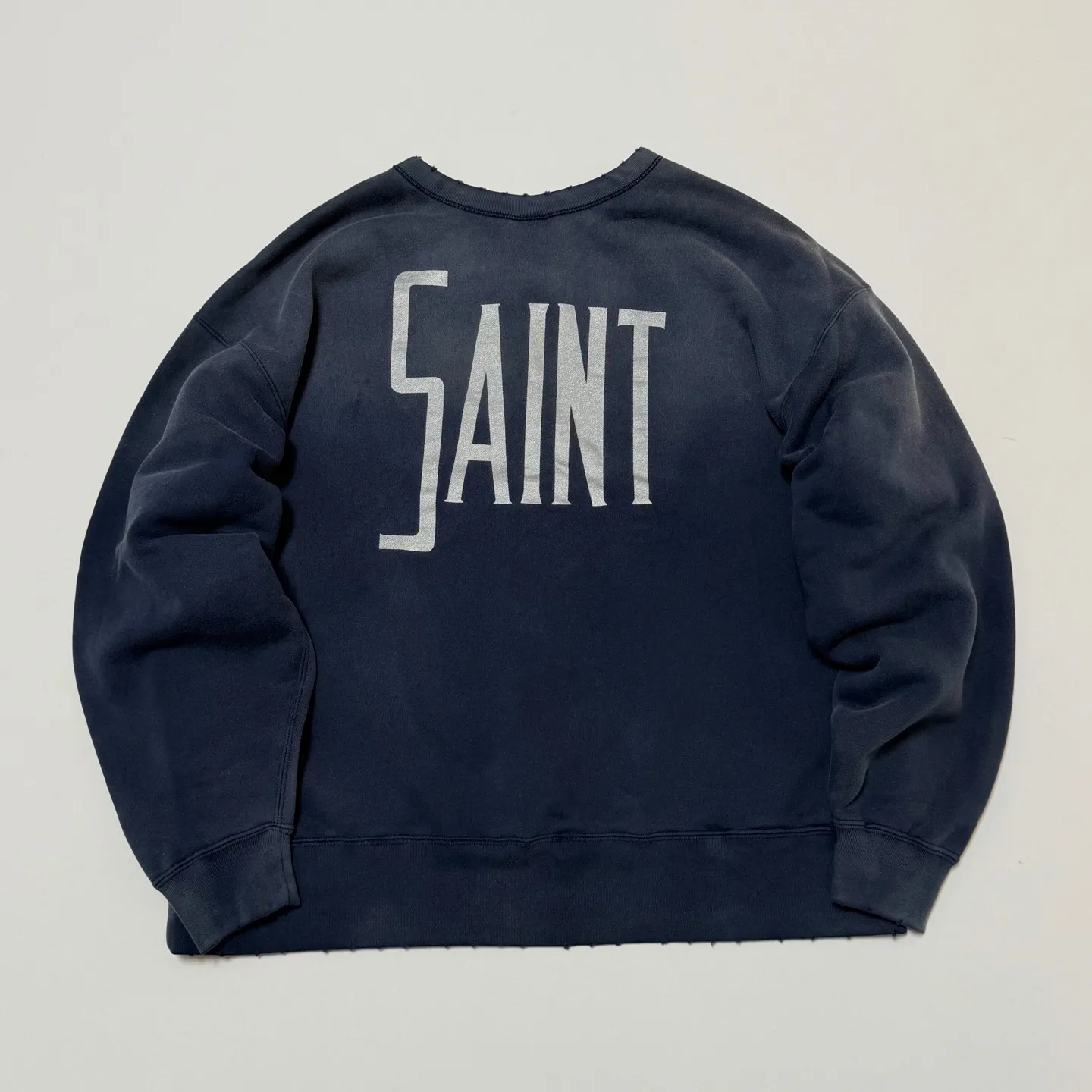 SAINT M×××××× Disney FANTASIA DNF_CREW N SWEAT/FANTSIA Mickey distressed sweatshirt, washed blue S-XL Assute dyed ready-made clothing, oxidation and fading, multiple washes to make the old wormhole damage treatment, simulated sun fading treatment, natural fading, customized Disney cooperation wash mark, correct main mark